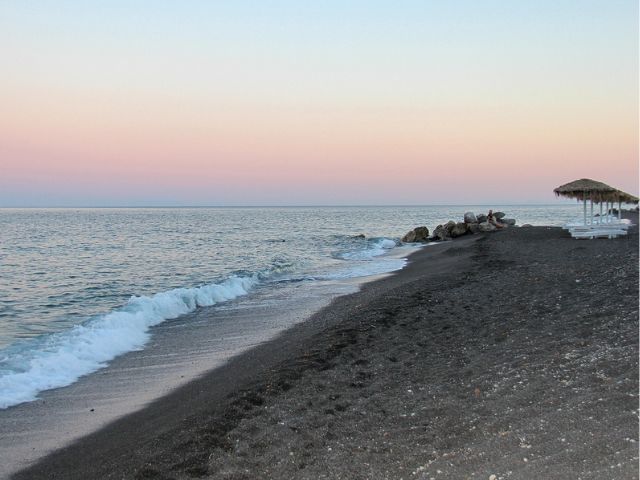 perissa beach