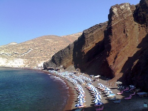 red-beach-akrotiri