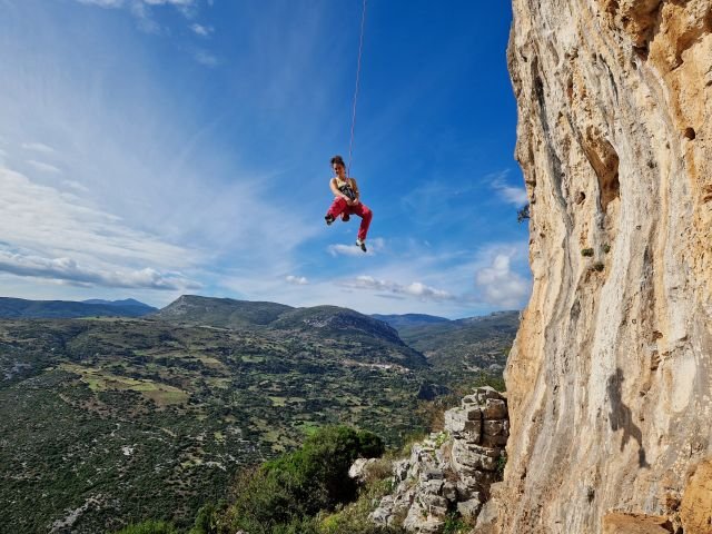 Climbing in Manikia 