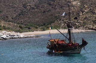 the-pirate-boat-moored-outside-pikri-nero