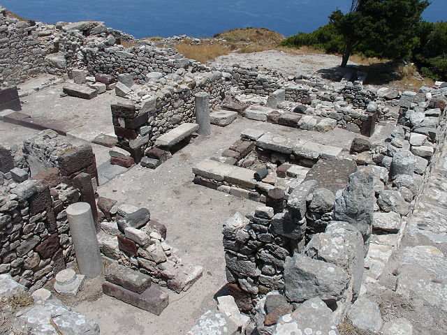 Ruins_of_Ancient_Thira